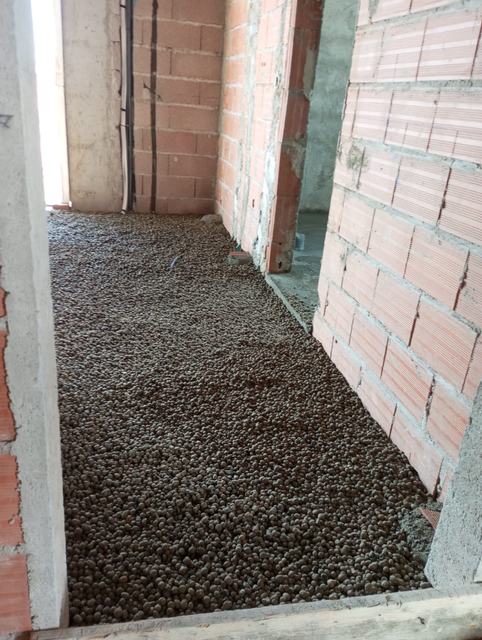 Enchimento com argila expandida