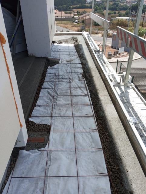 Malha de reforço no terraço
